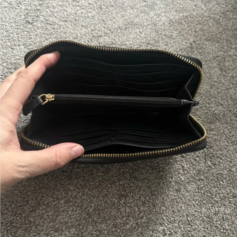 Marc Jacobs Black Leather Zip Around Wallet
